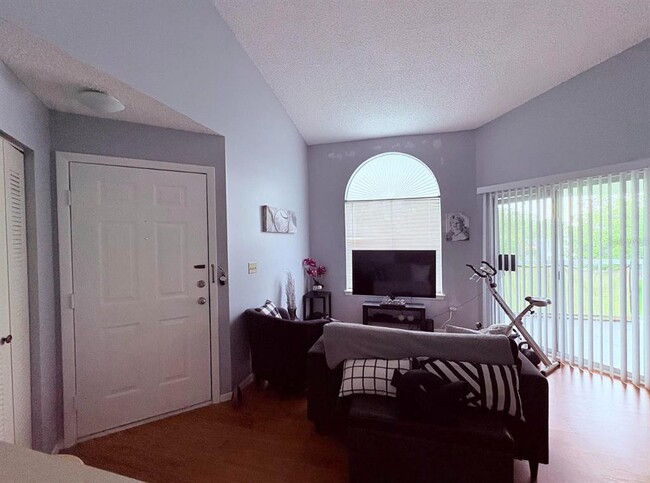Building Photo - 711 Sugar Bay Way