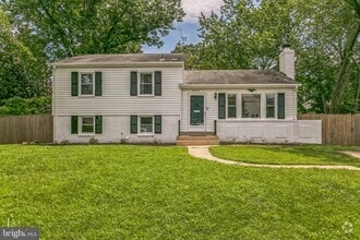 Building Photo - 8403 Fort Hunt Rd