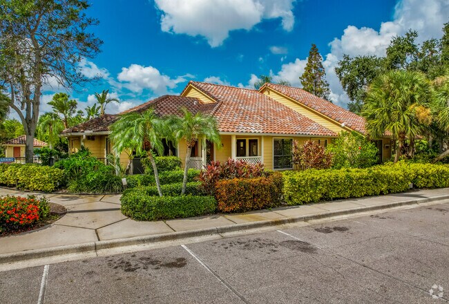 Oficina de arrendamiento - Mandalay on 4th at Baypointe Preserve