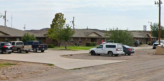 Foto del edificio - 900 Harmon Ave