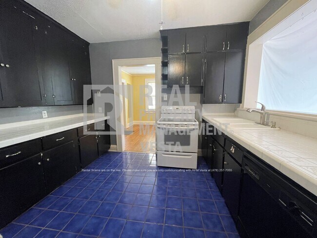 Foto del edificio - Three Bedroom House in North Highlands Nei...