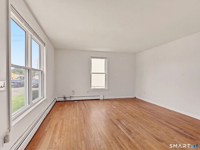 Foto del edificio - 108 Kenwood Ave