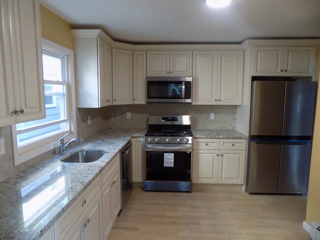 new kitchen - 20 Toronto Ct