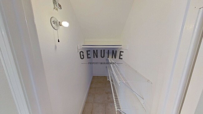 Building Photo - Dual Master Two Bedroom Townhouse in Gated...