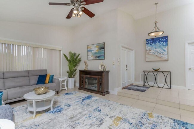 Foto del edificio - 7572 Silver Woods Ct