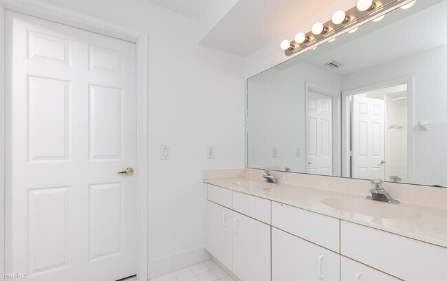 Foto del edificio - 4 br, 3.5 bath House - 1995 NW 169th Ave