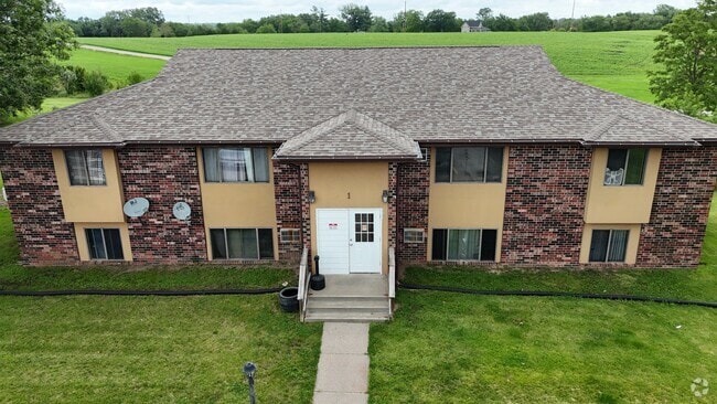 Building Photo - 303 Ilion Ave