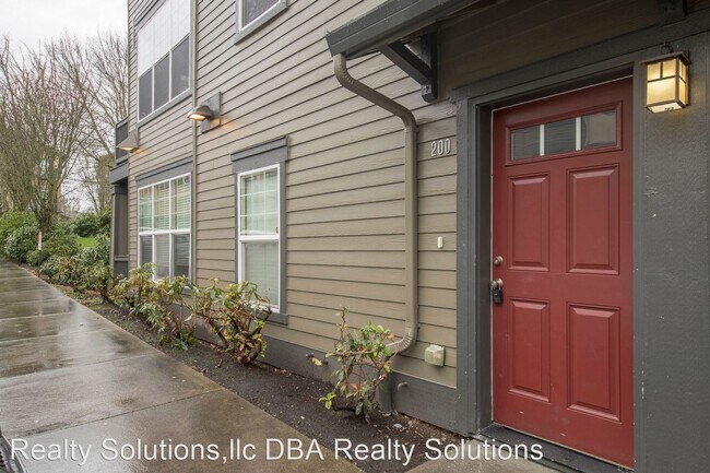 Building Photo - 1180 SW 170th Ave