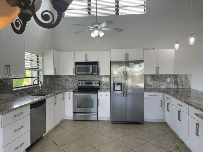 Building Photo - 26 S Exuma Rd