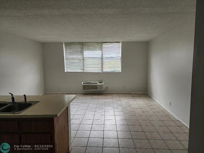 Foto del edificio - 2501 Riverside Dr
