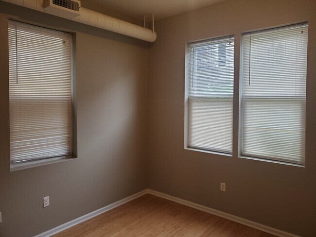 Foto del edificio - 2319 Catharine St