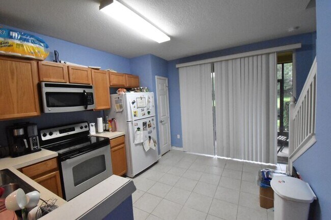 Building Photo - 1641 Stockton Dr