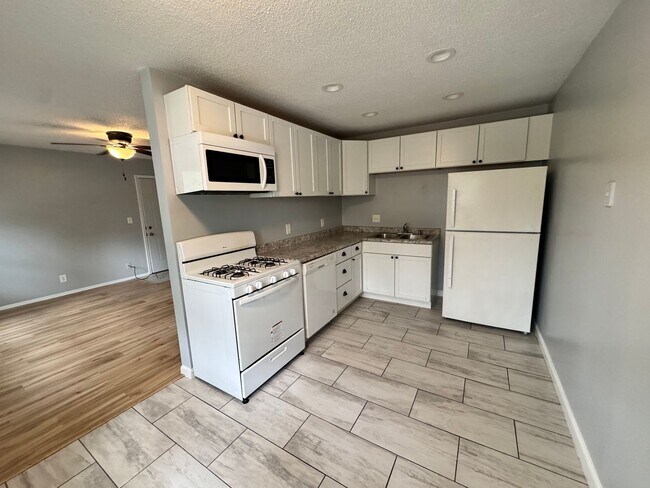 Foto del edificio - 3234 Heatherton Dr