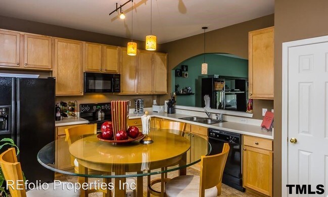 Building Photo - 3 br, 2.5 bath House - 202 Walnut Woods Drive