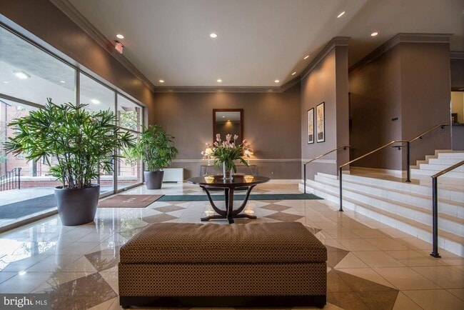 Foto del edificio - 5301 Westbard Cir