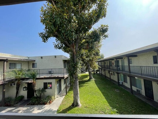 Building Photo - 1.0 bedroom in Baldwin Park California 91706