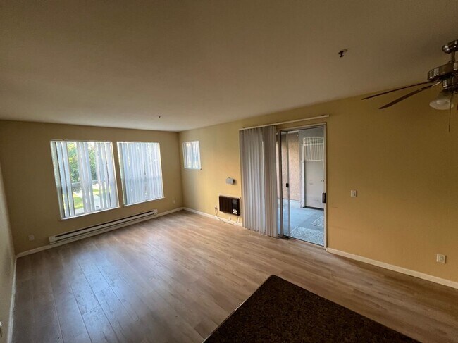 Foto del edificio - 3695 Stevenson Blvd