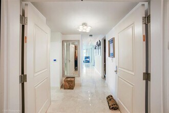Building Photo - 3101 S Ocean Dr