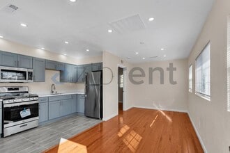 Building Photo - Unit