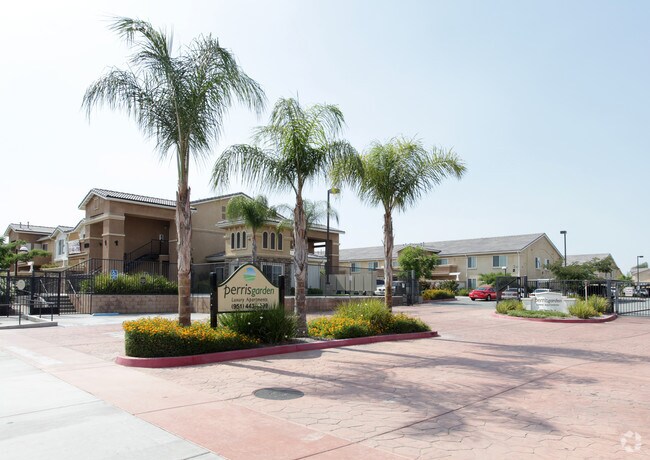 Foto del edificio - Perris Garden Apartments