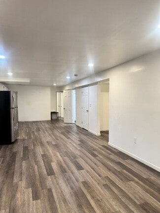Building Photo - 511 Holly Rd