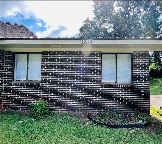 Foto del edificio - 1011 N 1st St