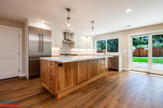 Building Photo - Stunning Home | Completely Remodeled | Des...