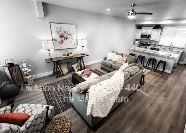 Foto del edificio - 740 Bluffs Ct