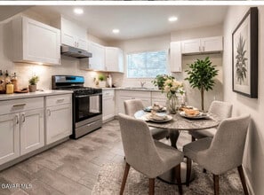 Building Photo - 2658 Paxton Ave