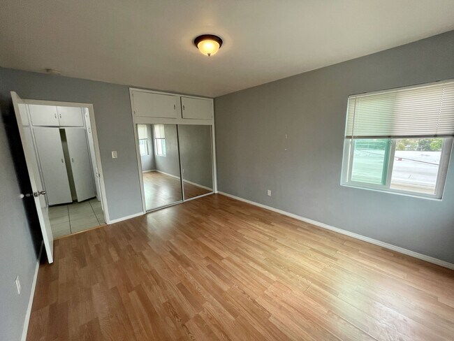 Foto del edificio - 4171 1/2 Myrtle Ave