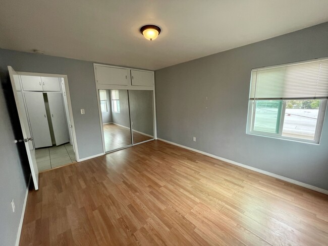 Building Photo - 4171 1/2 Myrtle Ave