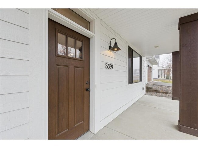 Building Photo - 8689 Deerwood Ln N