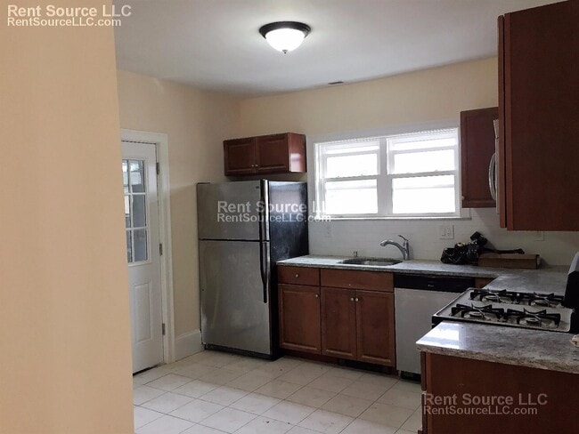 Building Photo - 24 Willard Ave