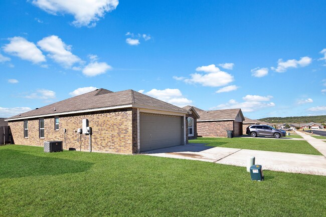 Building Photo - 4404 Colonel Dr