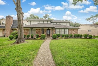 Building Photo - 16326 Heatherdale Dr