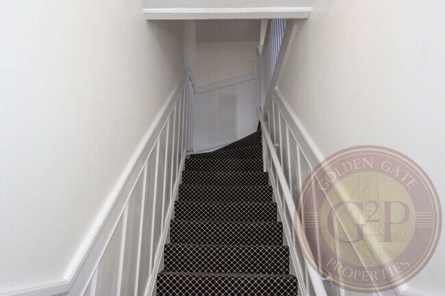 Building Photo - Russian Hill - 3 BR, 1 BA Condo 1,125 Sq. ...