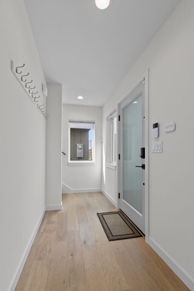 Foto del edificio - 8332 26th Ave NW