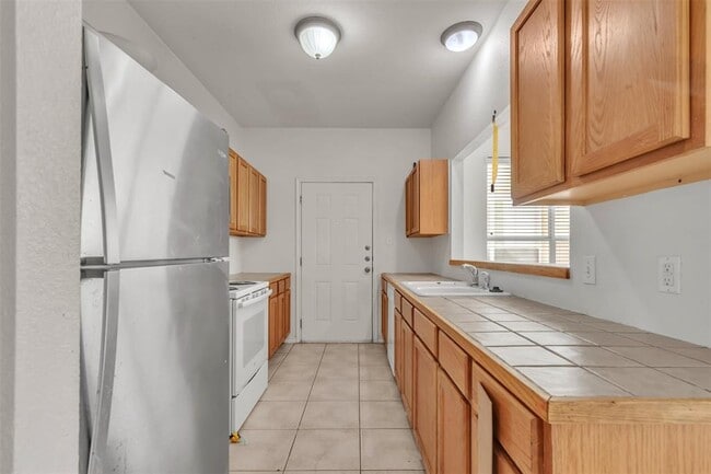 Building Photo - 112 Sandstone Dr