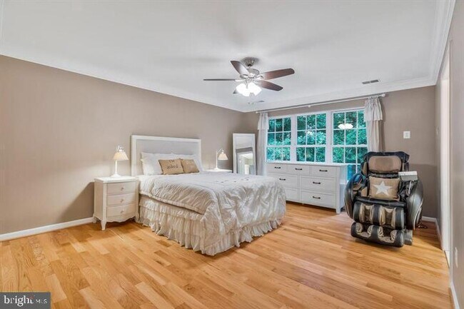 Foto del edificio - 4541 Monmouth St