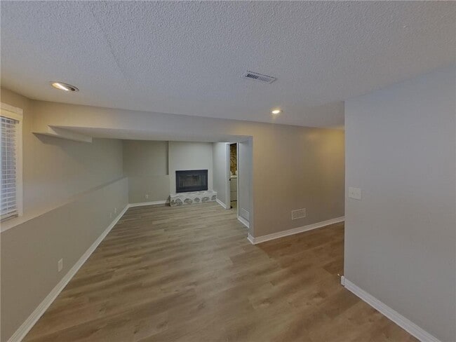 Building Photo - 1442 Laurel Ave