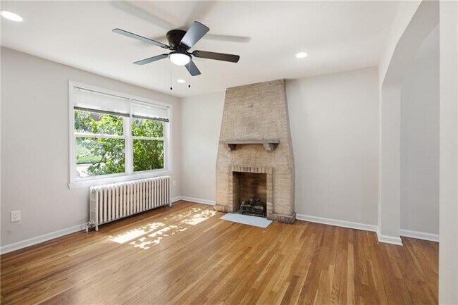 Foto del edificio - 3992 Beechwood Blvd