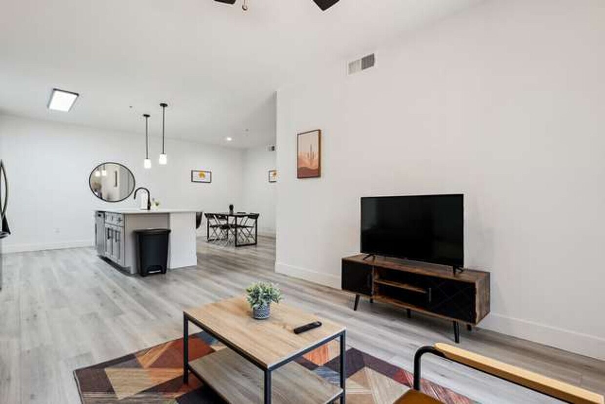 Foto principal - 6610 N 93rd Ave