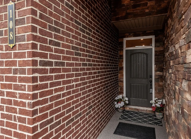 Building Photo - Upscale Modern Townhome nestled in the   G...