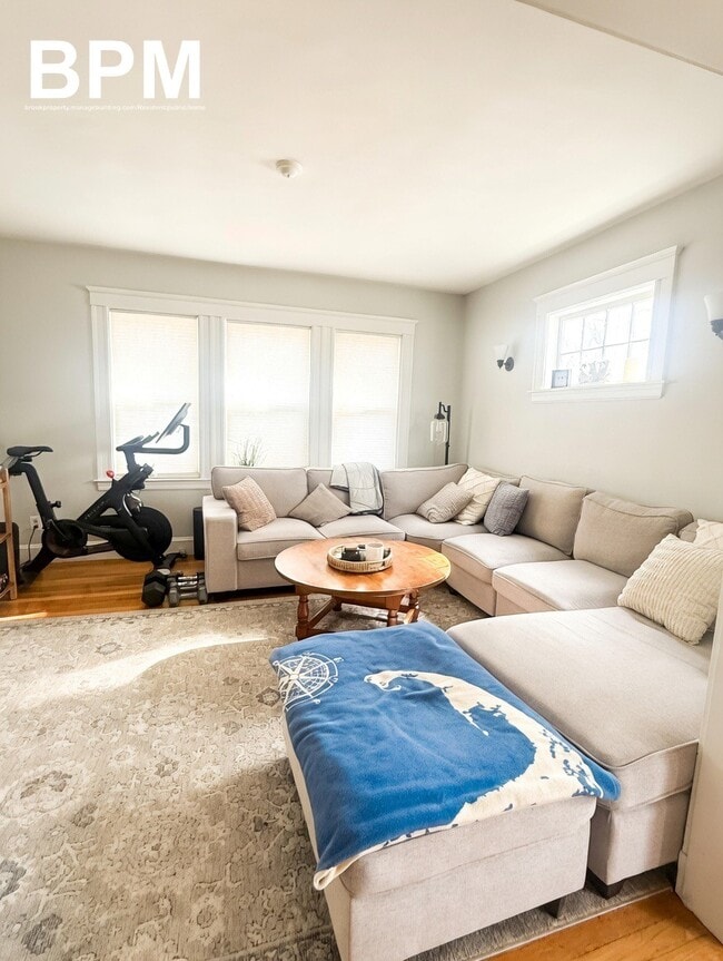 Photo - 949 Adams St House