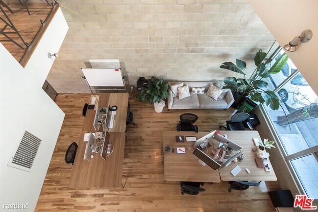 Foto del edificio - 717 N Highland Ave
