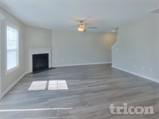 Building Photo - 214 Pilcher Dr