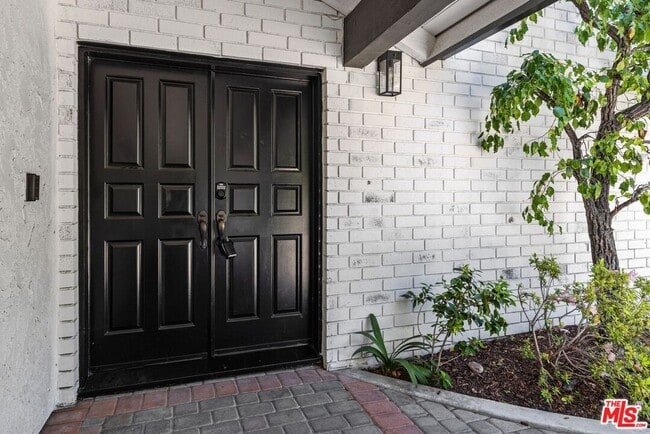 Foto del edificio - 1060 Chantilly Rd