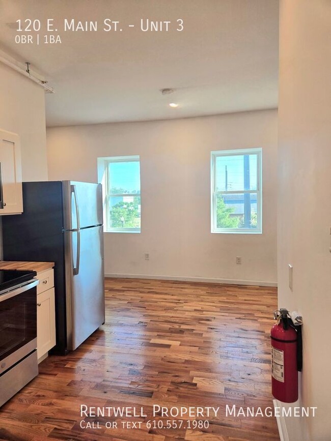 Building Photo - Studio+One Bath Apartment_Multi-Family_Ava...