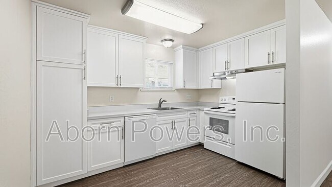 Foto del edificio - 2760 Coloma St