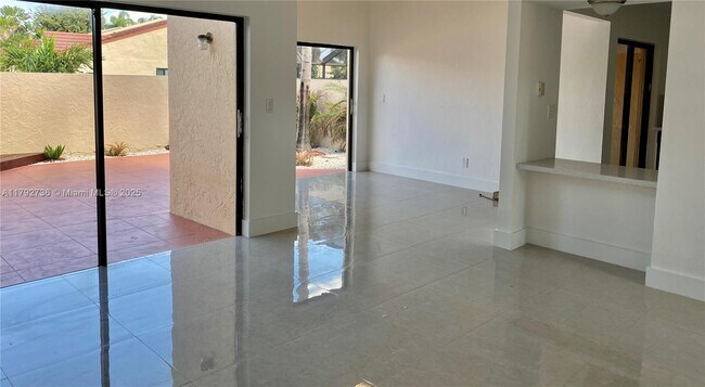 Foto del edificio - 8947 SW 149th Pl
